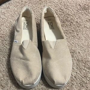 Toms Slip-On Canvas Shoes in Light Beige